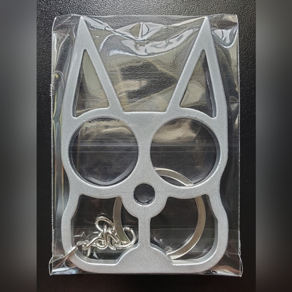 Metal Cat Protection Keychain - Picture 2 of 3